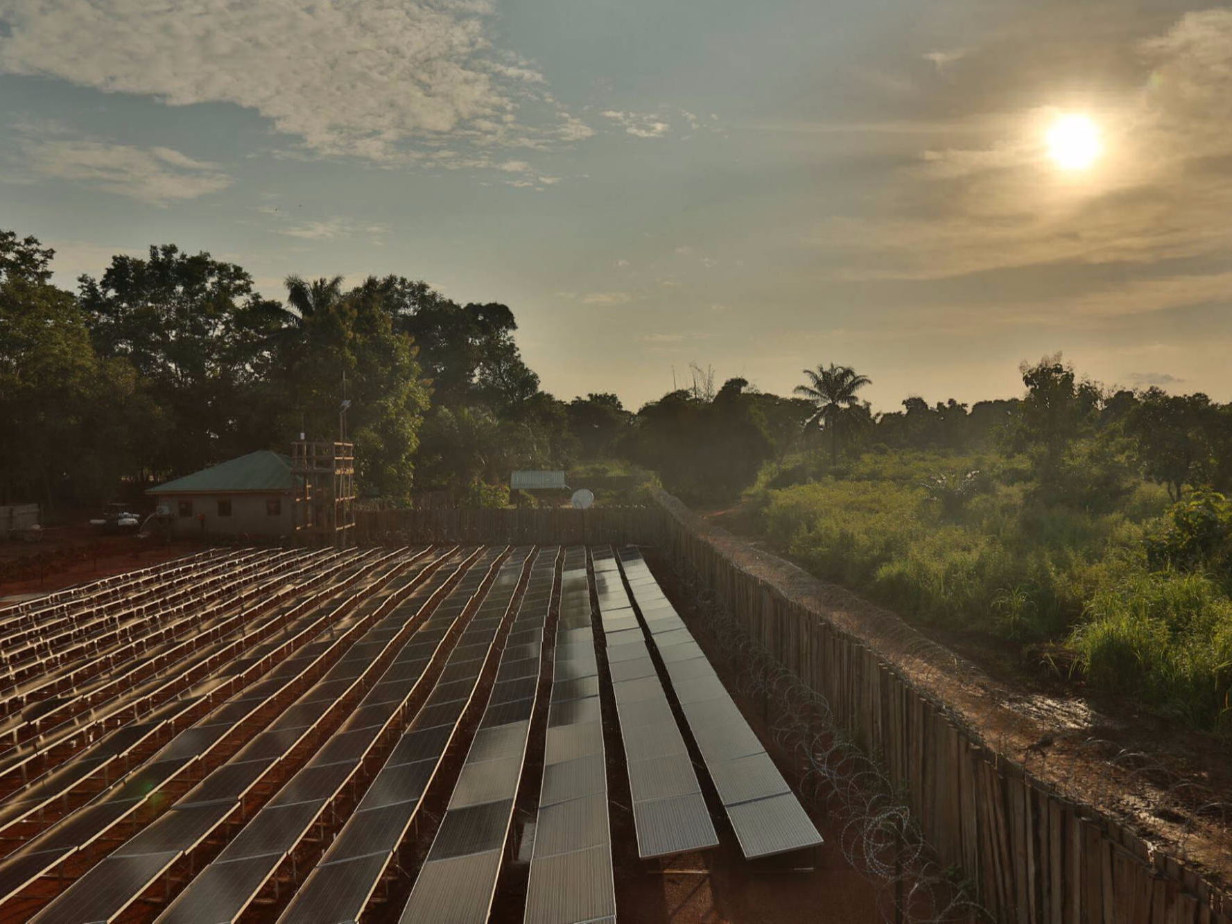 120 kW + 240 kWh off-grid plant at a remote camp | South Sudan